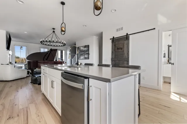 $1,100,000 | 144 Mariners Cove, St. Joseph, MI 49085