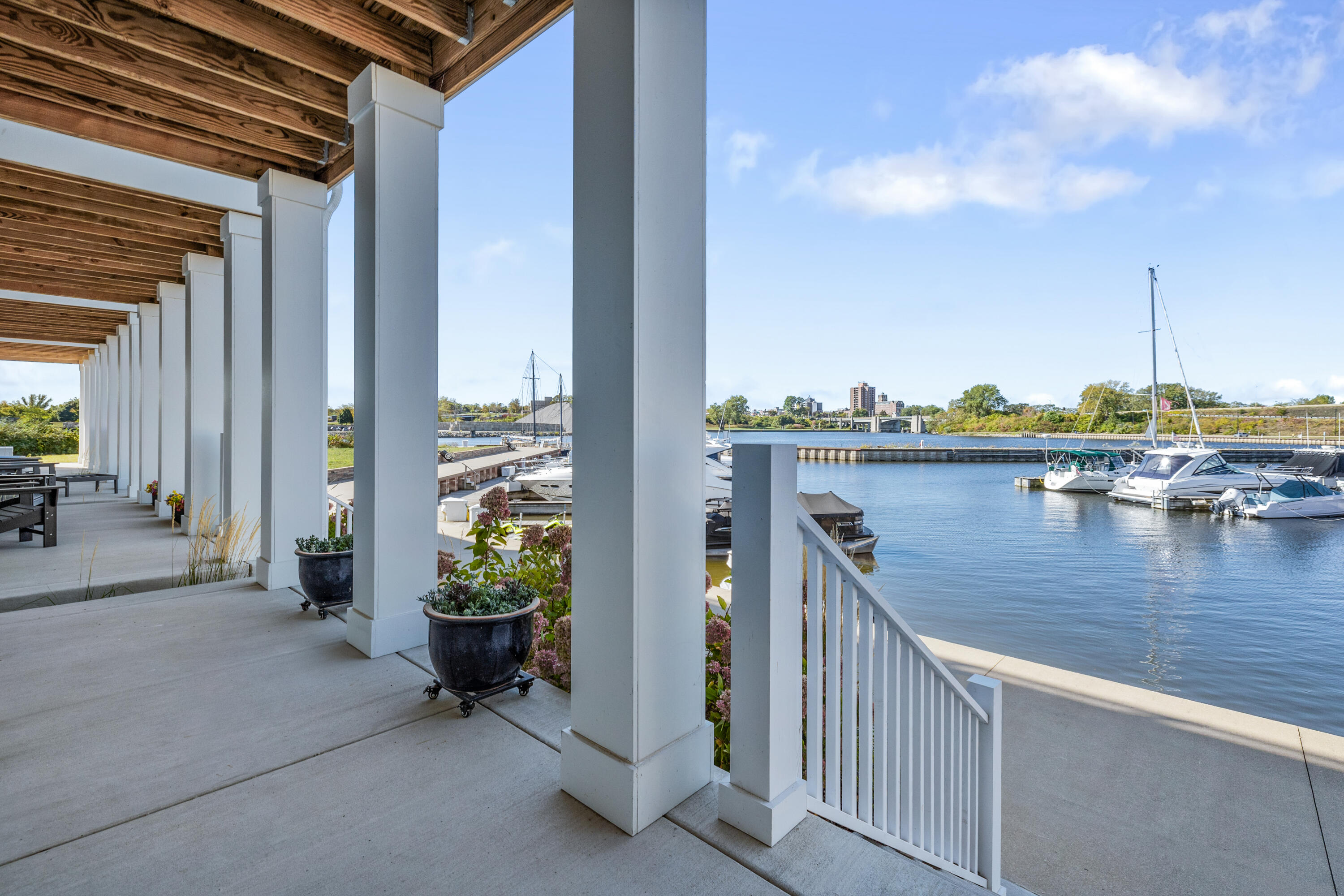 144 Mariners Cove St. Joseph, MI 49085 - Photo 2 of 49 002-EK2A9016