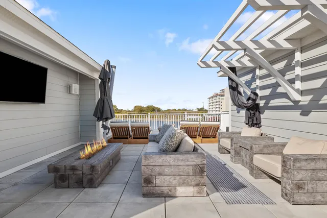 $1,100,000 | 144 Mariners Cove, St. Joseph, MI 49085