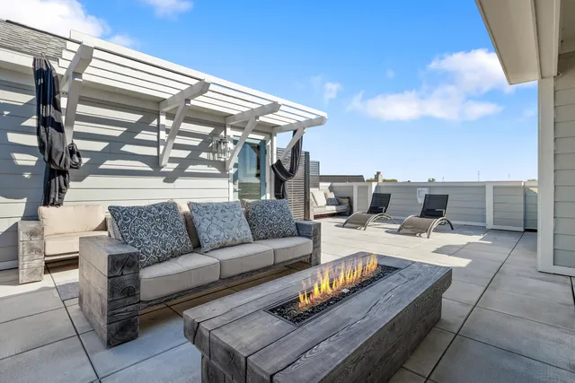 $1,100,000 | 144 Mariners Cove, St. Joseph, MI 49085