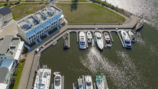 $1,100,000 | 144 Mariners Cove, St. Joseph, MI 49085