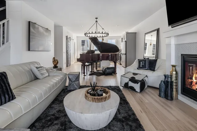 $1,100,000 | 144 Mariners Cove, St. Joseph, MI 49085