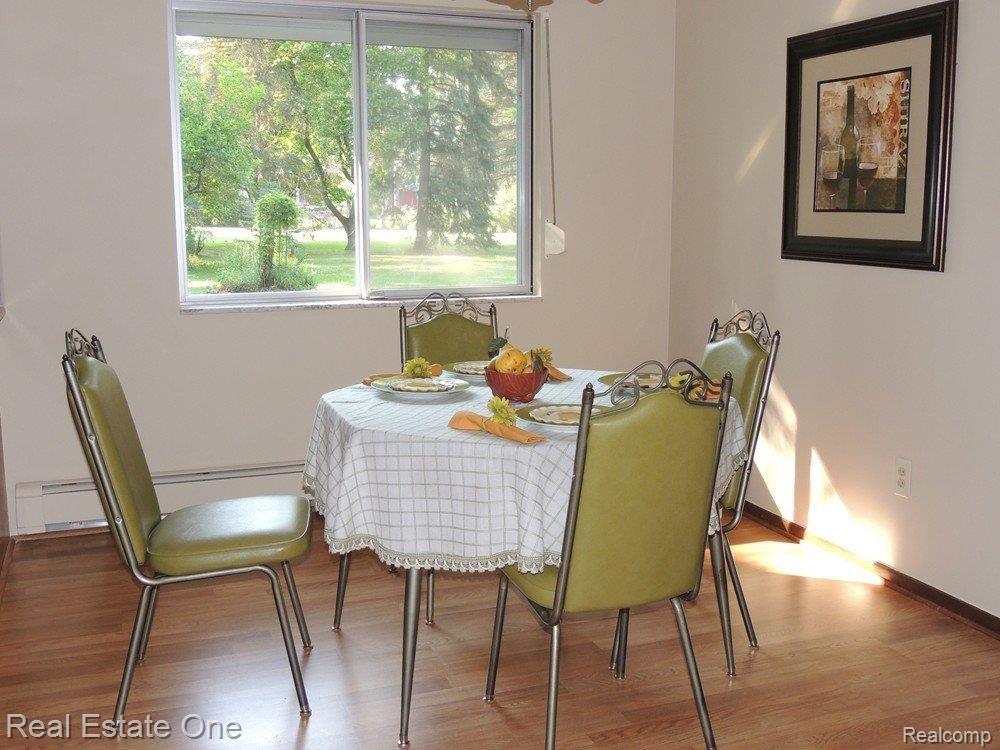 1428 East Avon Circle Rochester, MI 48309 - Photo 7 of 21 Another View of Eating Area