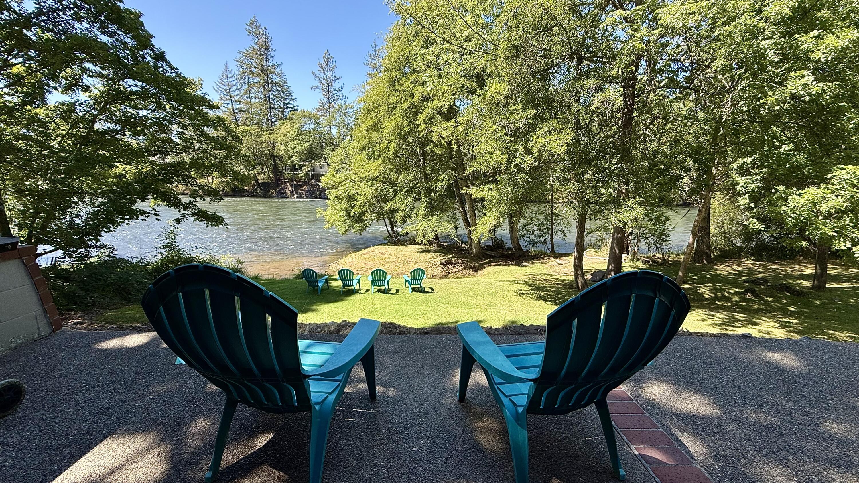975 Old Ferry Road Shady Cove, OR 97539 - Photo 78 of 100 View from covered patio