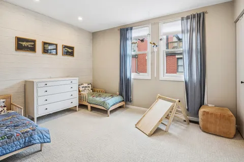 $800,000 | 1035 North Kingsbury Street, Chicago, IL 60610