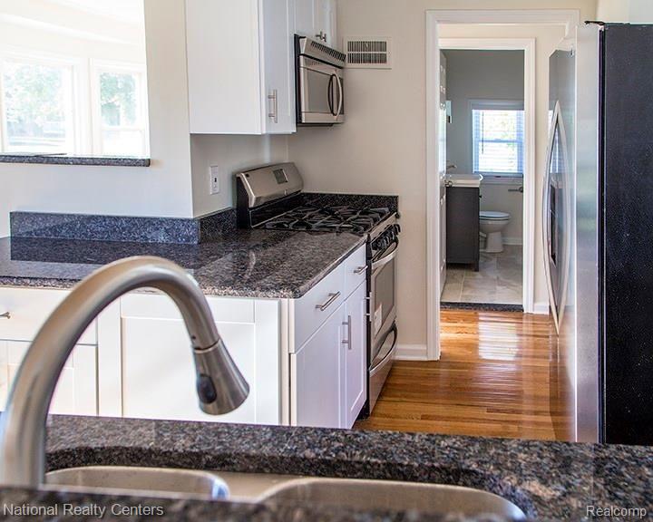 2120 Harvard Road Berkley, MI 48072 - Photo 18 of 39