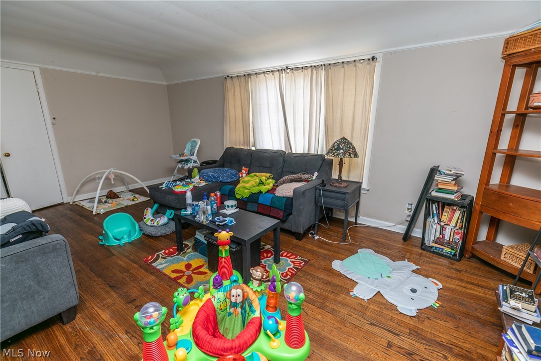 13556 Cedar Road Cleveland, OH 44118 - Photo 10 of 27