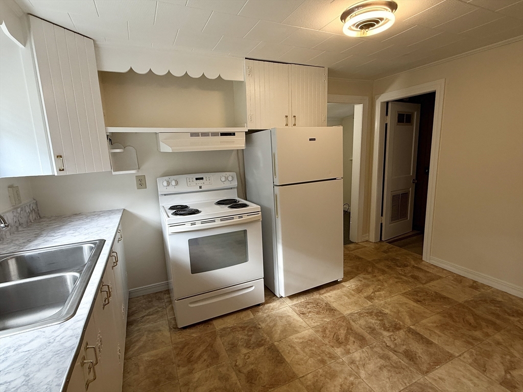 14 Kruger Road Hopkinton, MA 01748 - Photo 3 of 18 Gallery Image 3