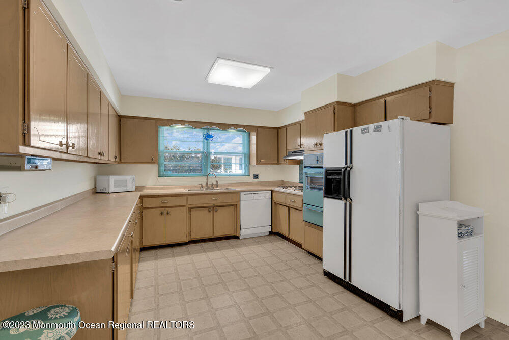 7 Howell Avenue Spring Lake, NJ 07762 - Photo 13 of 52 014_dsc08902