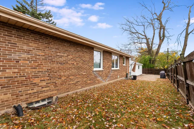 $335,000 | 138 Janice Lane, Addison, IL 60101
