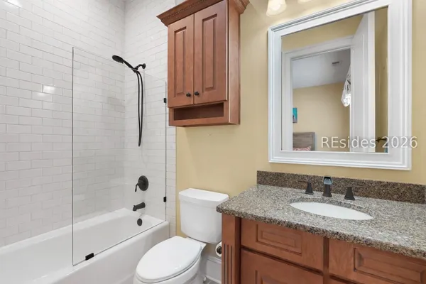 $1,175,000 | 40 Blue Trail Court, Bluffton, SC 29910