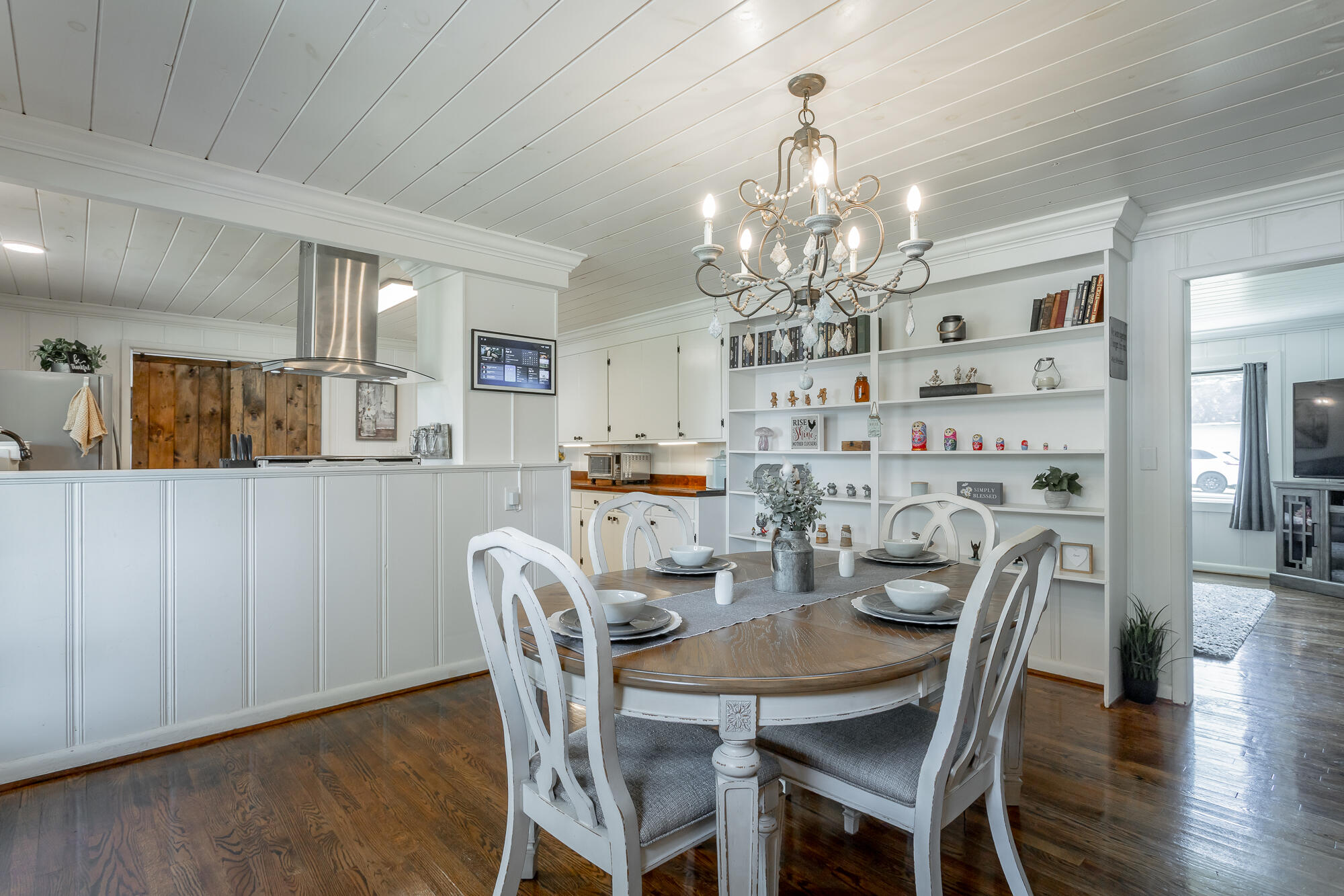 327 Irwin Avenue Decatur, TN 37322 - Photo 13 of 65 327 Irwin Avenue HD-11