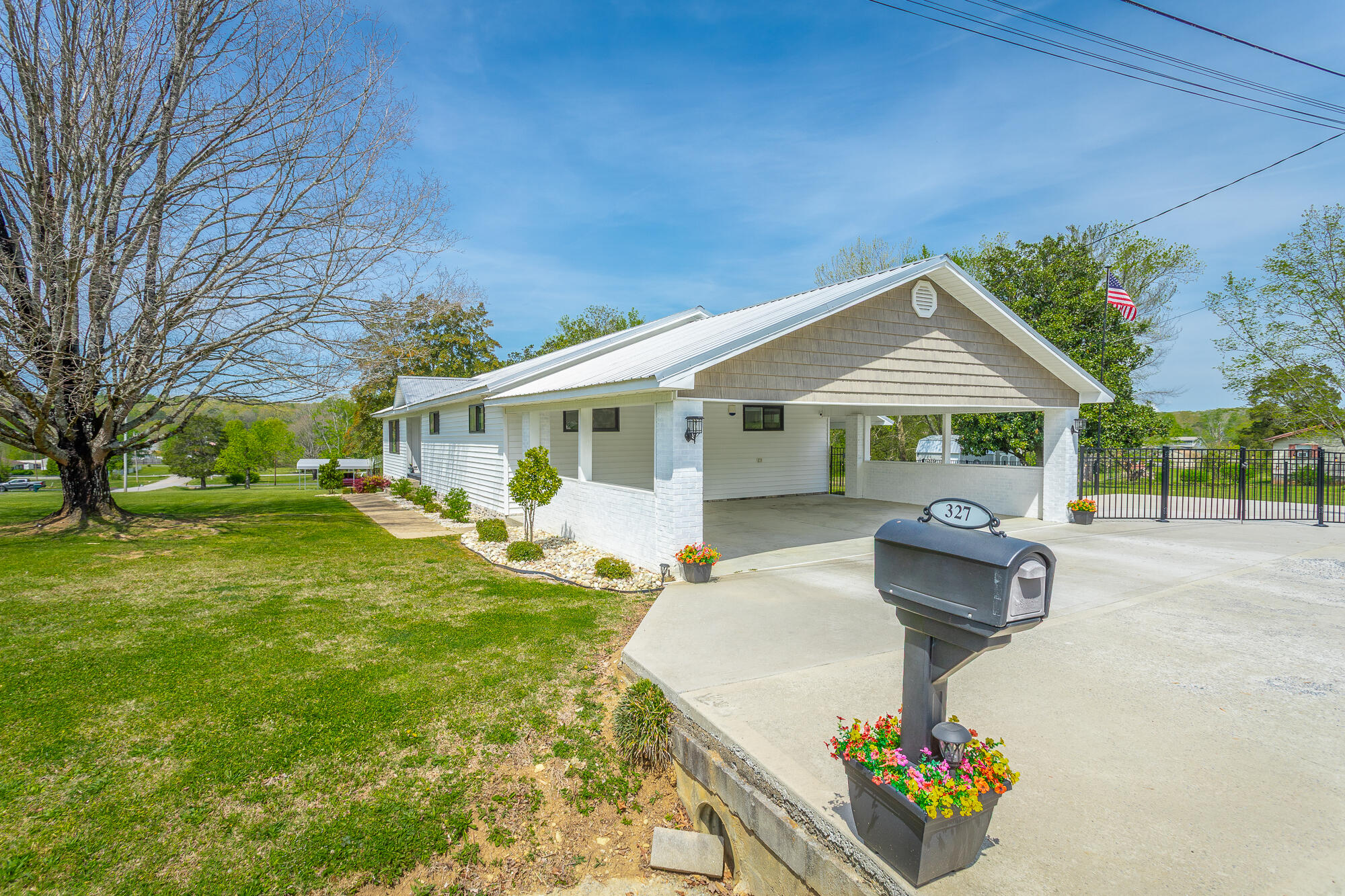 327 Irwin Avenue Decatur, TN 37322 - Photo 7 of 65 327 Irwin Avenue HD-58