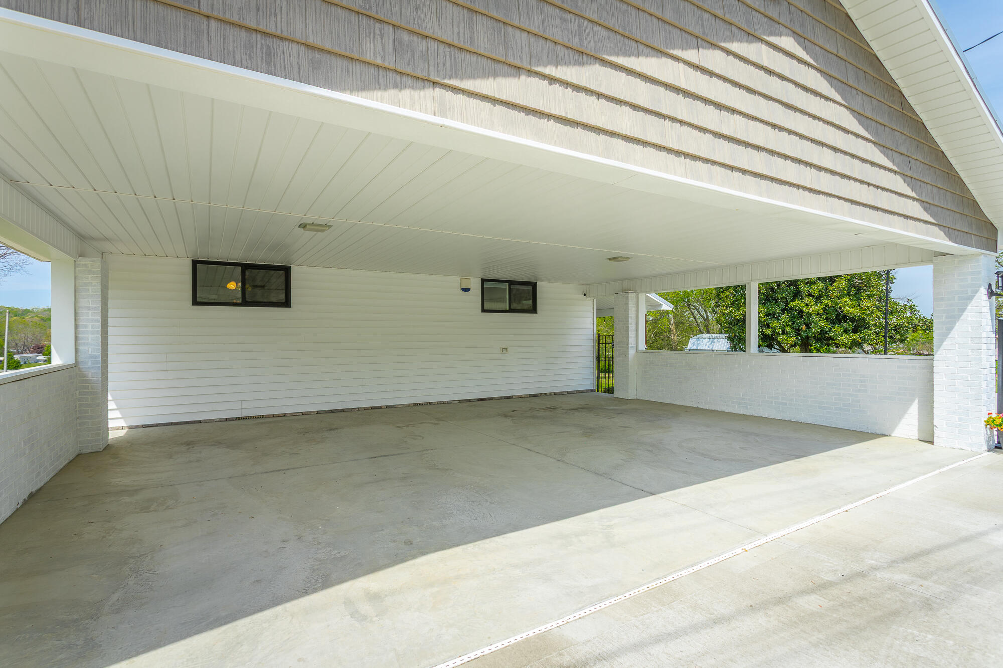 327 Irwin Avenue Decatur, TN 37322 - Photo 8 of 65 327 Irwin Avenue HD-59