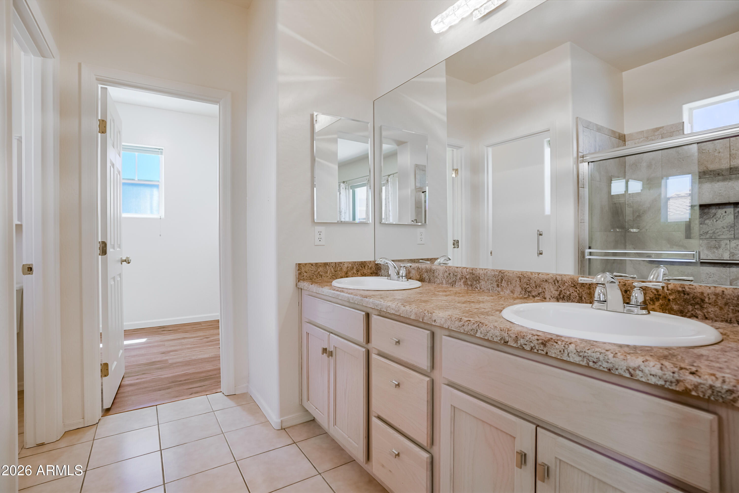 622 King Copper Road Clarkdale, AZ 86324 - Photo 13 of 36 Primary Bathroom 1 (4)