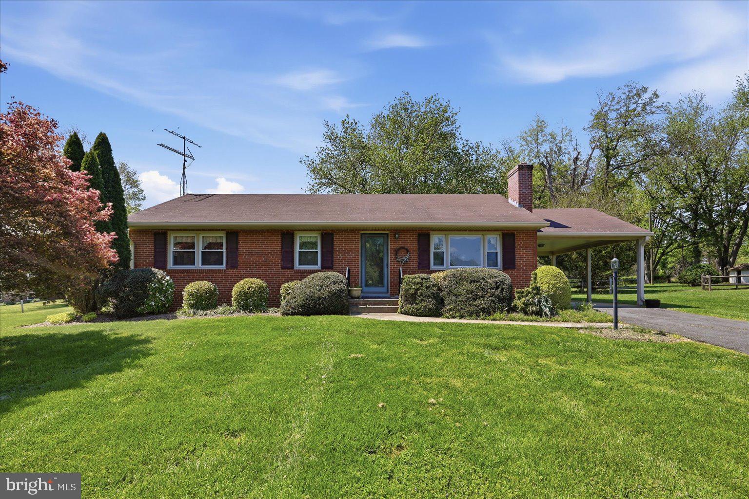 19303 Gleedsville Road Leesburg, VA 20175 - Photo 1 of 16