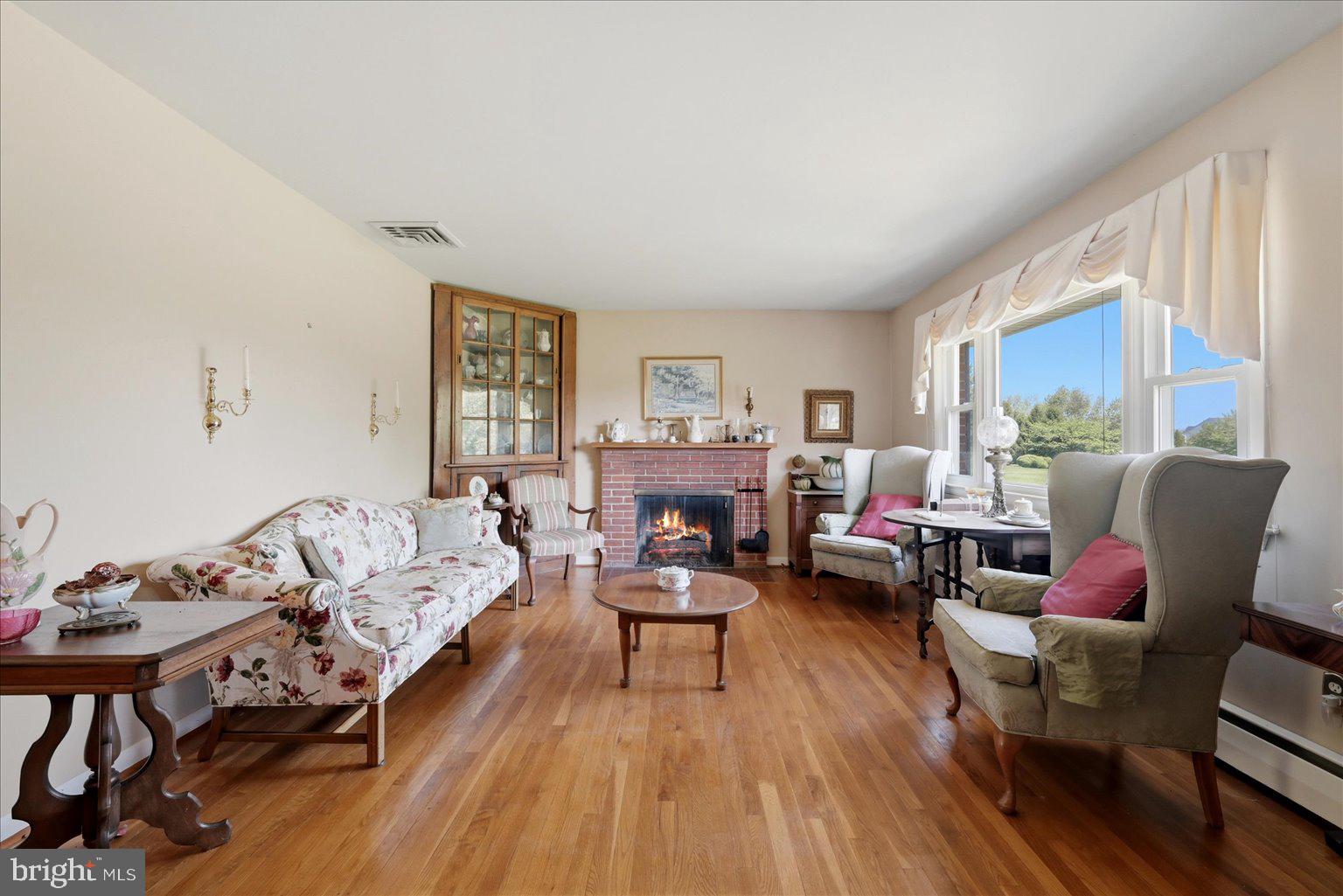 19303 Gleedsville Road Leesburg, VA 20175 - Photo 2 of 16