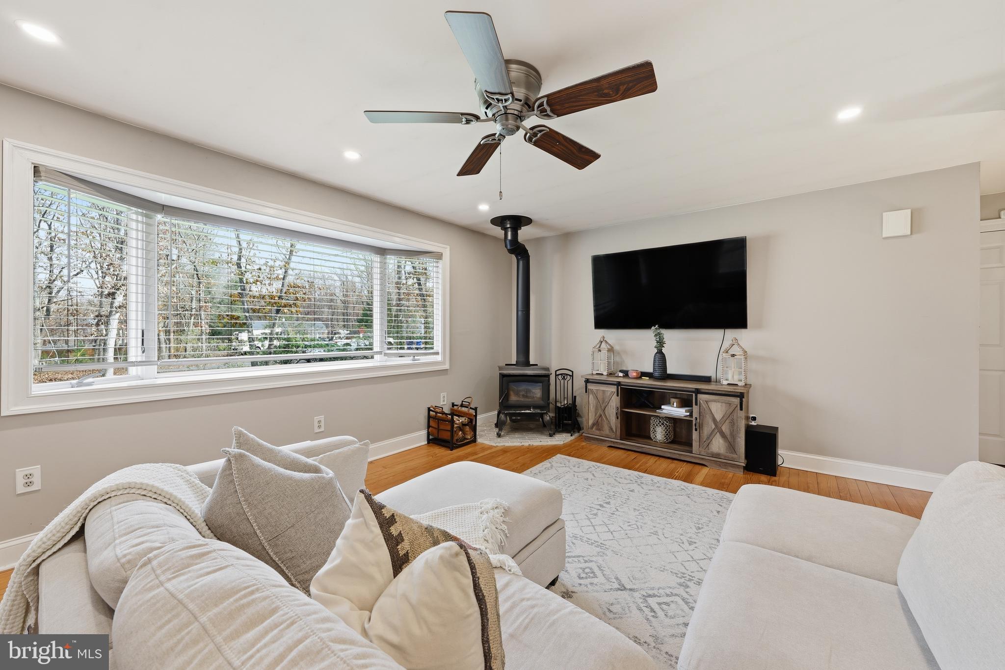7 Anne Drive Tabernacle, NJ 08088 - Photo 15 of 44 a living room with furniture and a flat screen tv