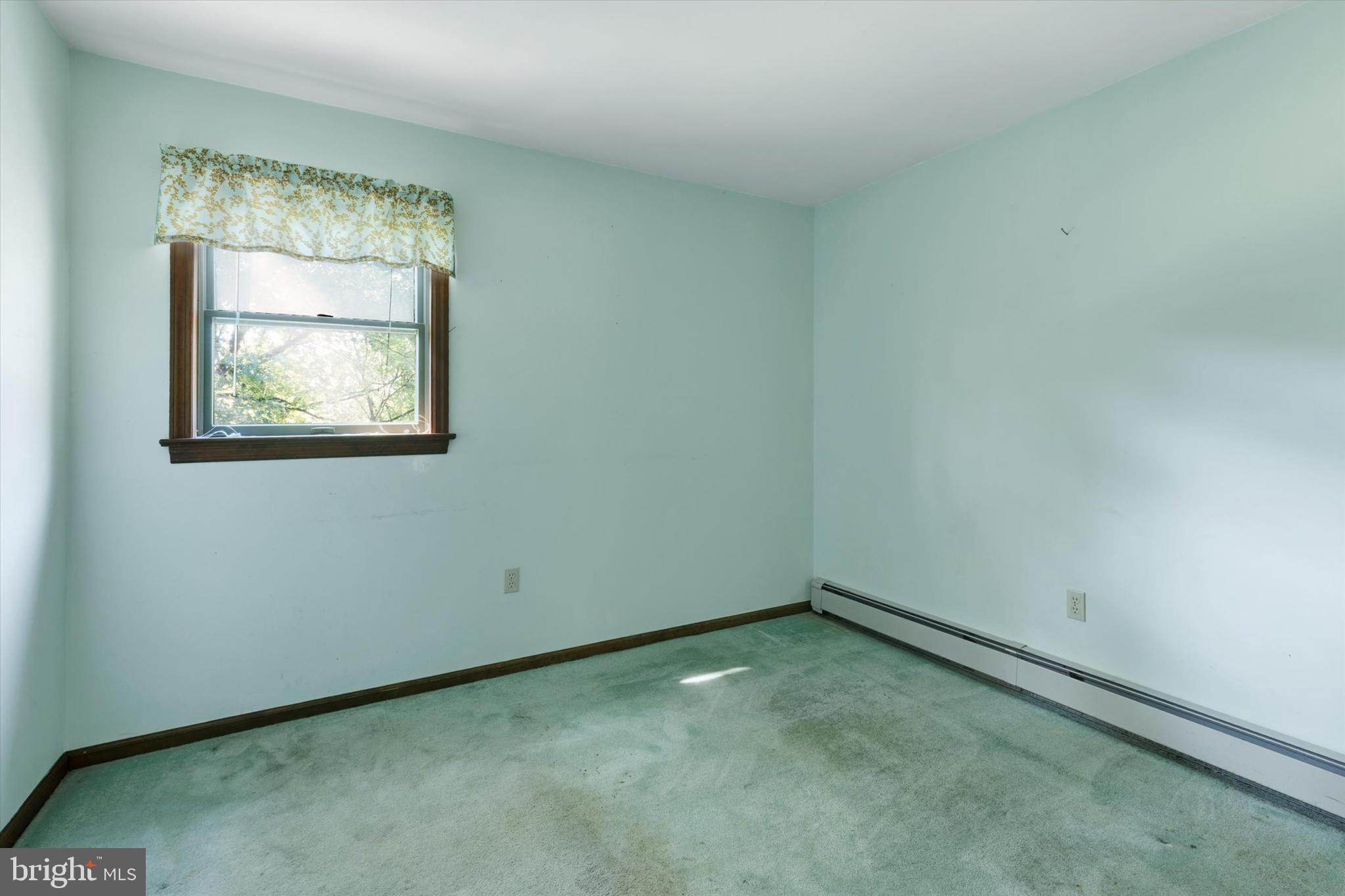 523 River Road Delta, PA 17314 - Photo 14 of 27 an empty room with a window