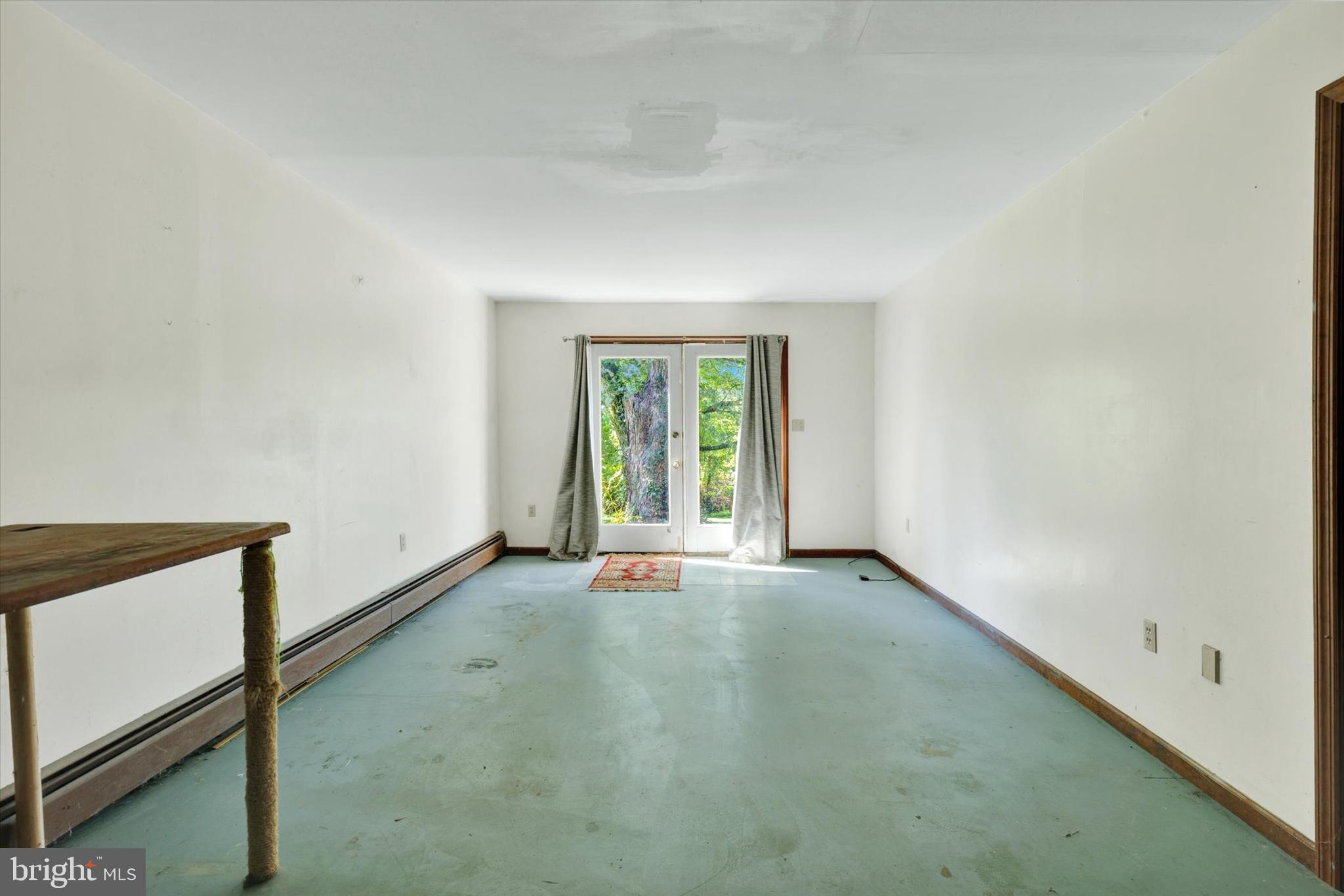 523 River Road Delta, PA 17314 - Photo 18 of 27 an empty room with windows