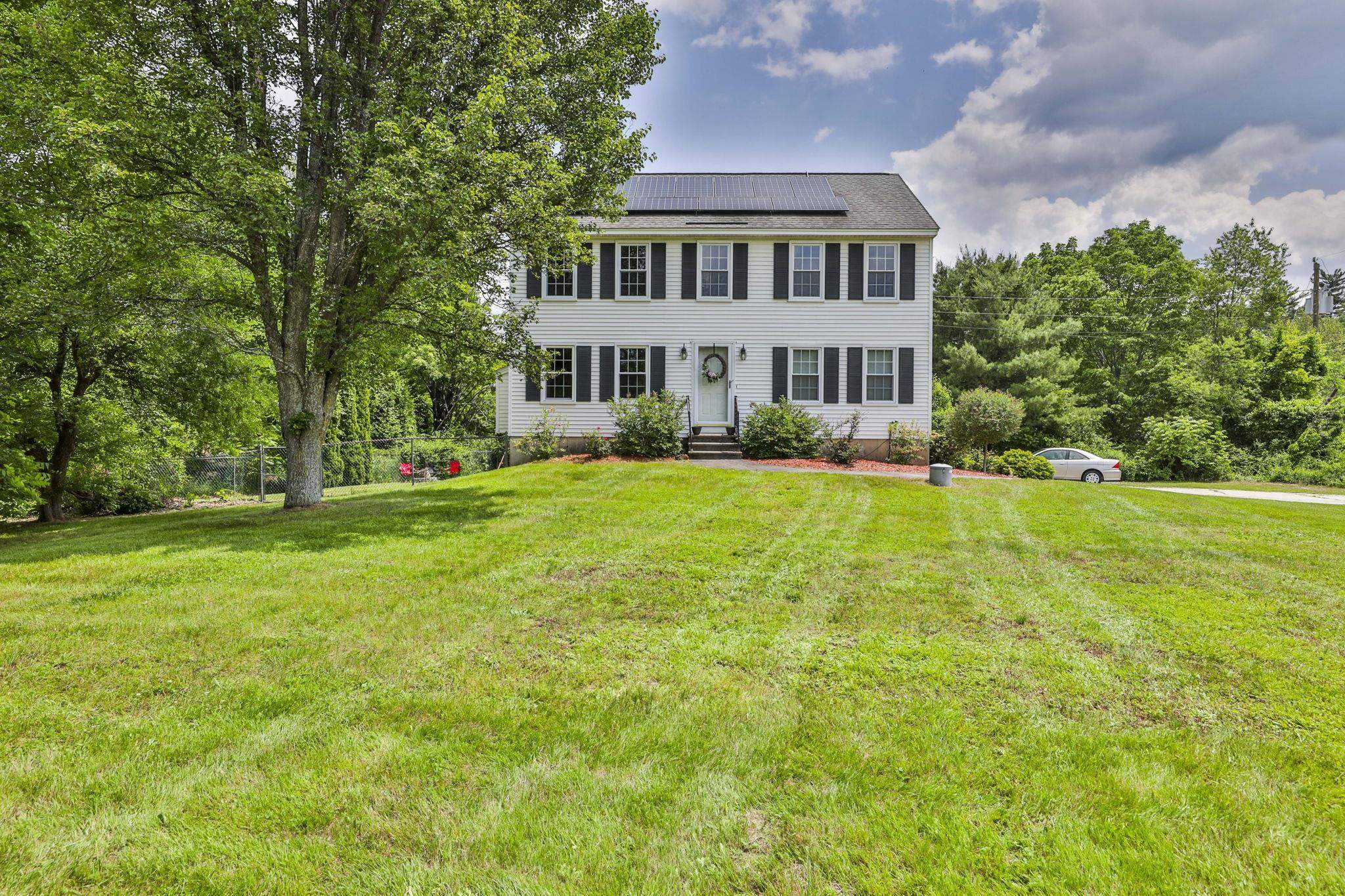 9 Mountain Road Goffstown, NH 03045 - Photo 1 of 27