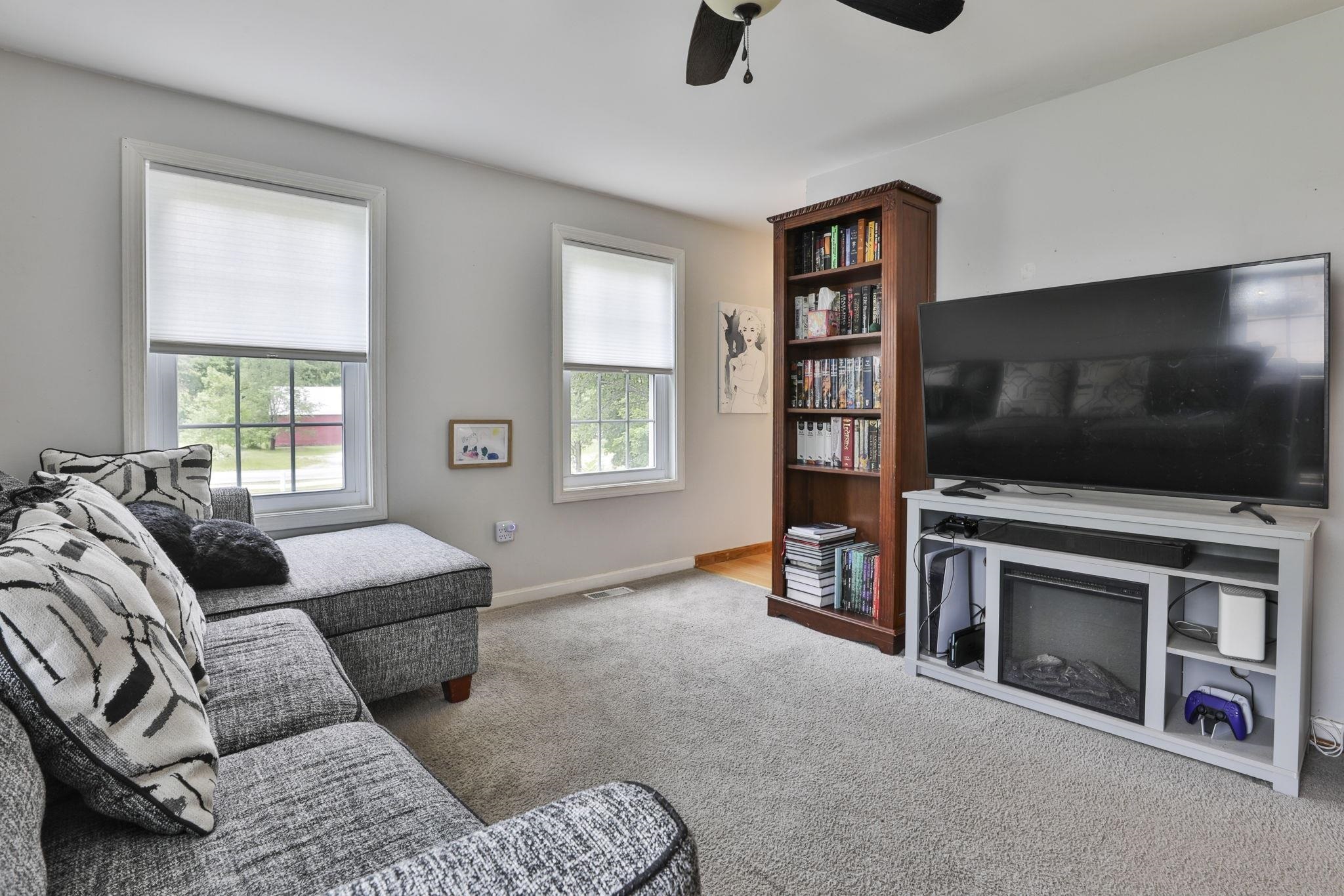 9 Mountain Road Goffstown, NH 03045 - Photo 17 of 27