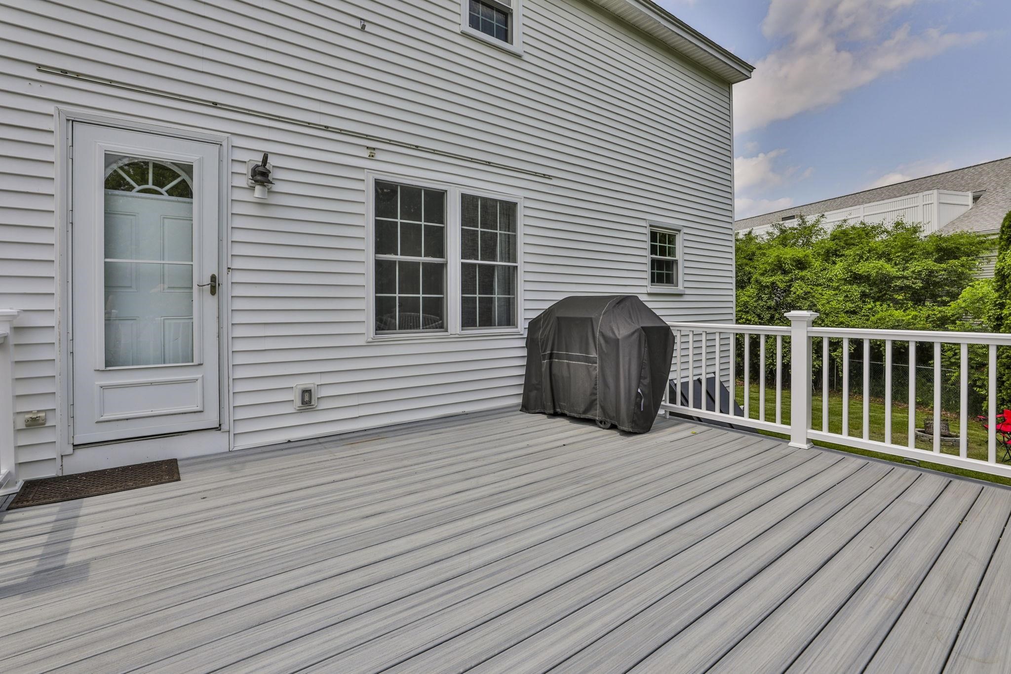 9 Mountain Road Goffstown, NH 03045 - Photo 4 of 27