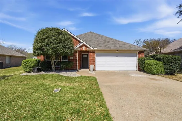 $449,000 | 160 Pelican Cove Drive, Rockwall, TX 75087