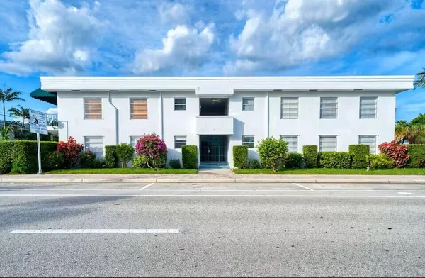 $3,750 | 6 Lucerne Avenue, Unit 3, Lake Worth Beach, FL 33460