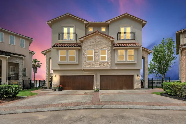 $679,000 | 4145 Boardwalk Boulevard, Seabrook, TX 77586