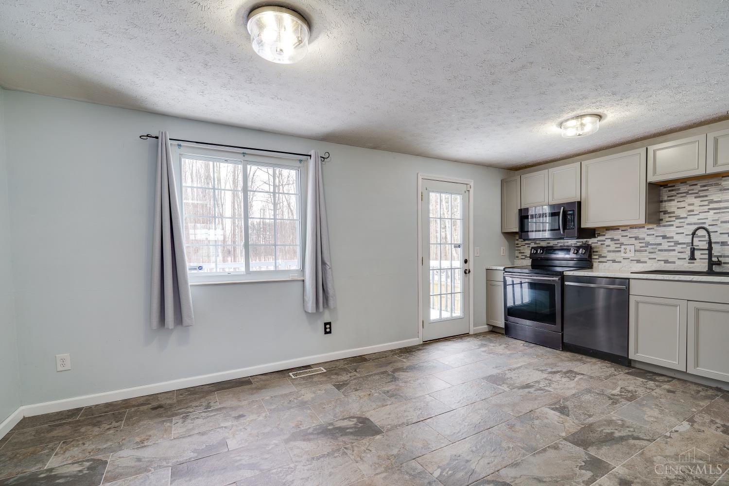 1158 Nature Run Road Batavia, OH 45103 - Photo 11 of 36 Gallery Image 11