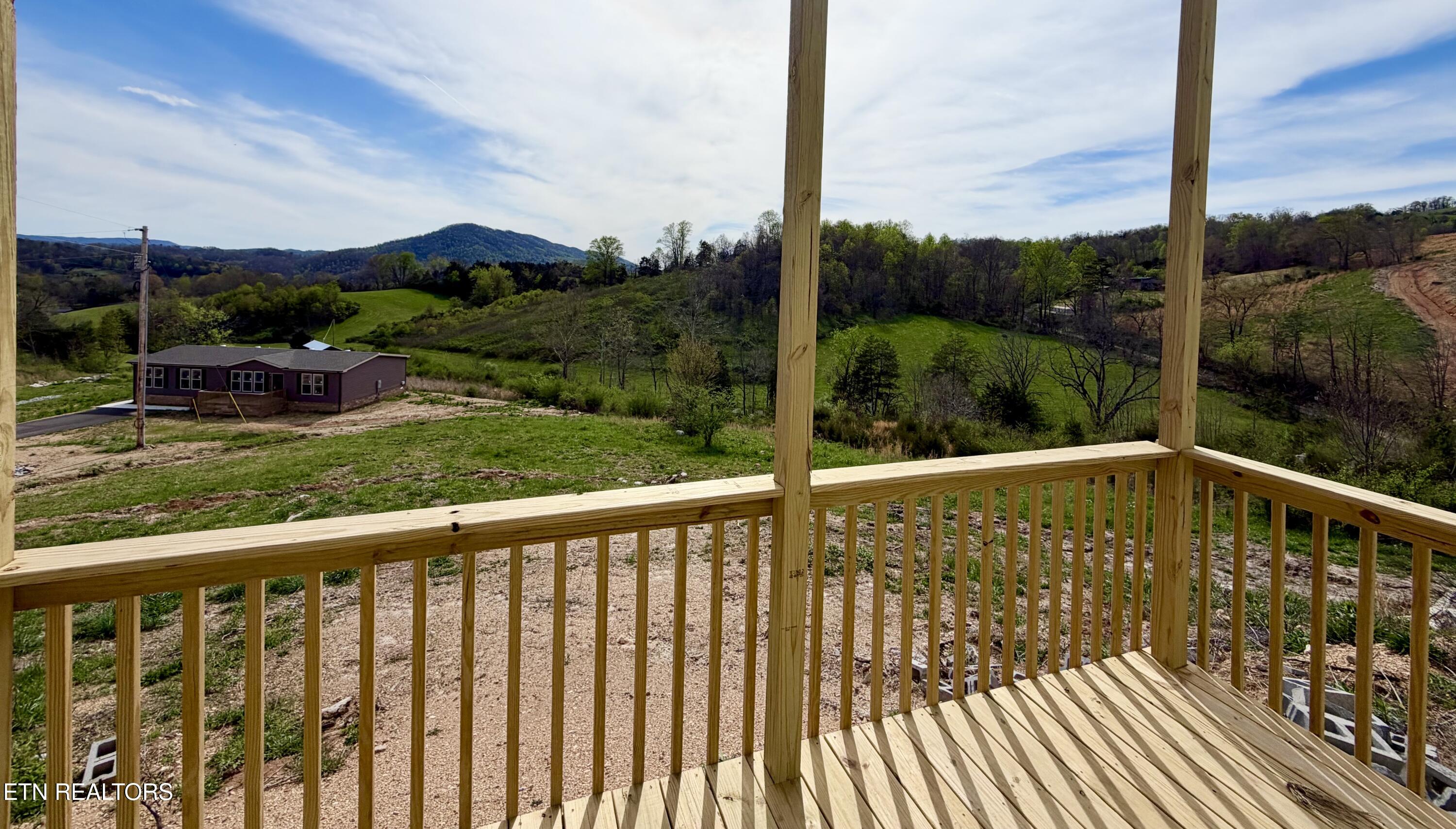 343 Perkey Way Tazewell, TN 37879 - Photo 2 of 12 IMG_5279