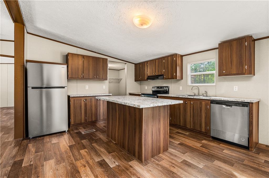 563 Mercer Road Pineville, LA 71360 - Photo 2 of 25