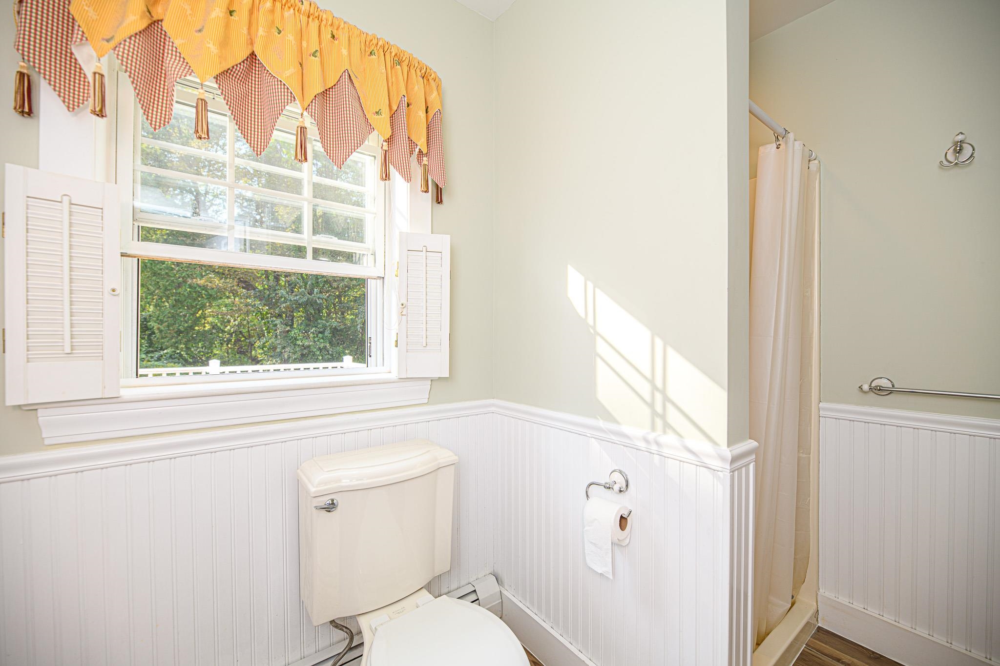 15 Depot Road Stratham, NH 03885 - Photo 5 of 40