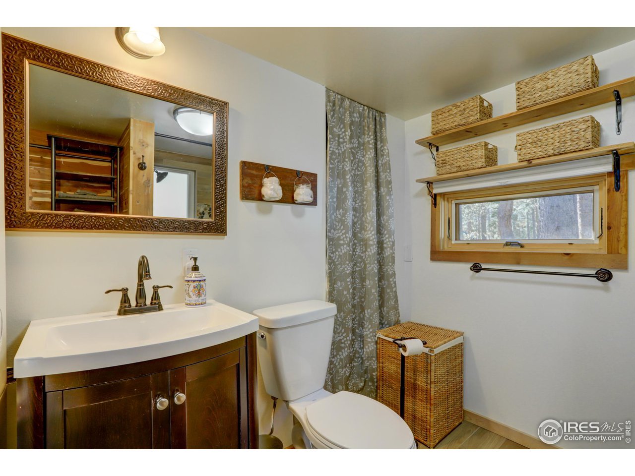 106 Dos Lobos Black Hawk, CO 80422 - Photo 16 of 27 Updated bathroom