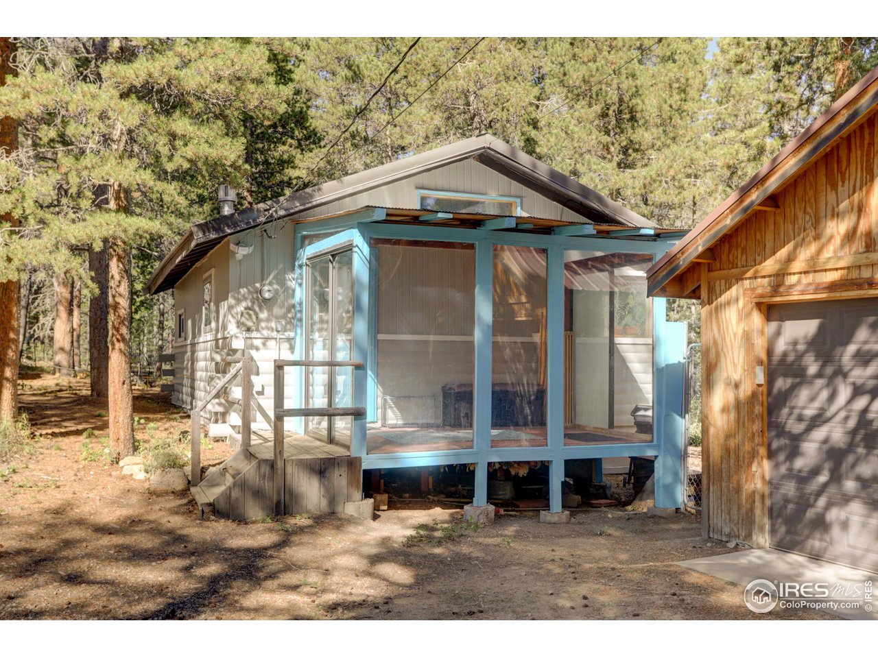 106 Dos Lobos Black Hawk, CO 80422 - Photo 22 of 27 Sunroom/entryway
