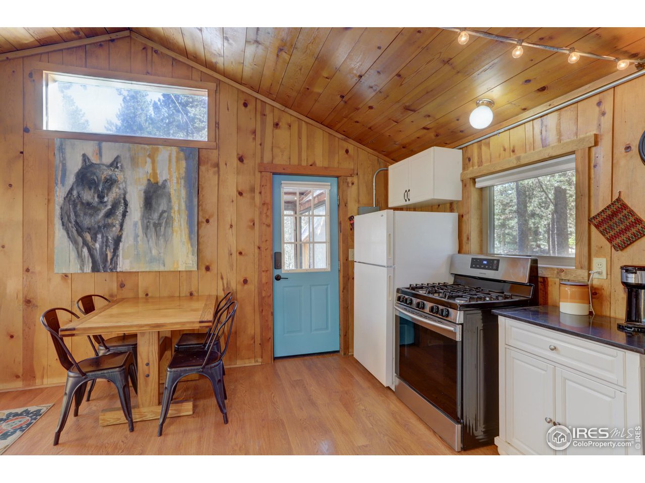106 Dos Lobos Black Hawk, CO 80422 - Photo 6 of 27 Kitchen