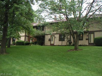 912 Hampton Ridge Drive Akron, OH 44313 - Photo 1 of 1 Gallery Image 1