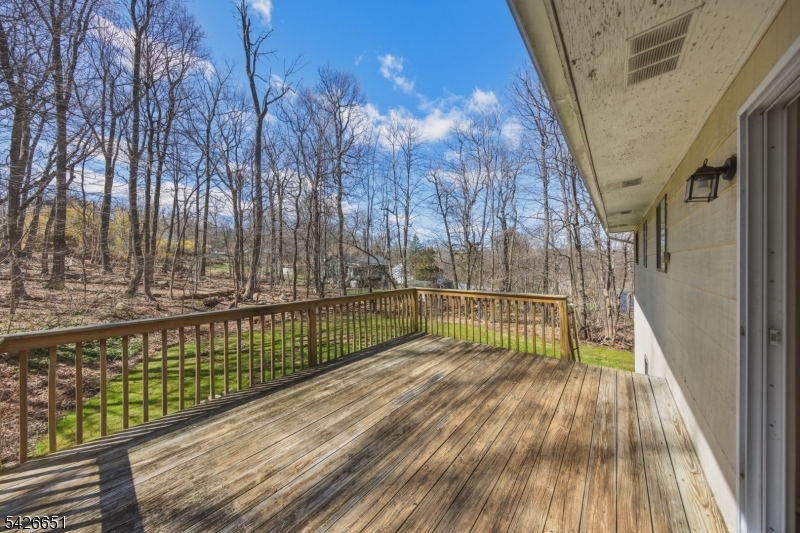 15 Karen Road Vernon, NJ 07422 - Photo 11 of 33