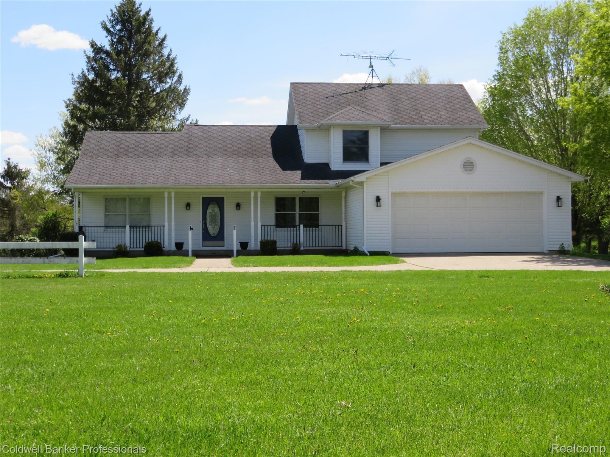 12190 Raelyn Hills Drive Perry, MI 48872 - Photo 33 of 48 31 12190 Front View.JPG