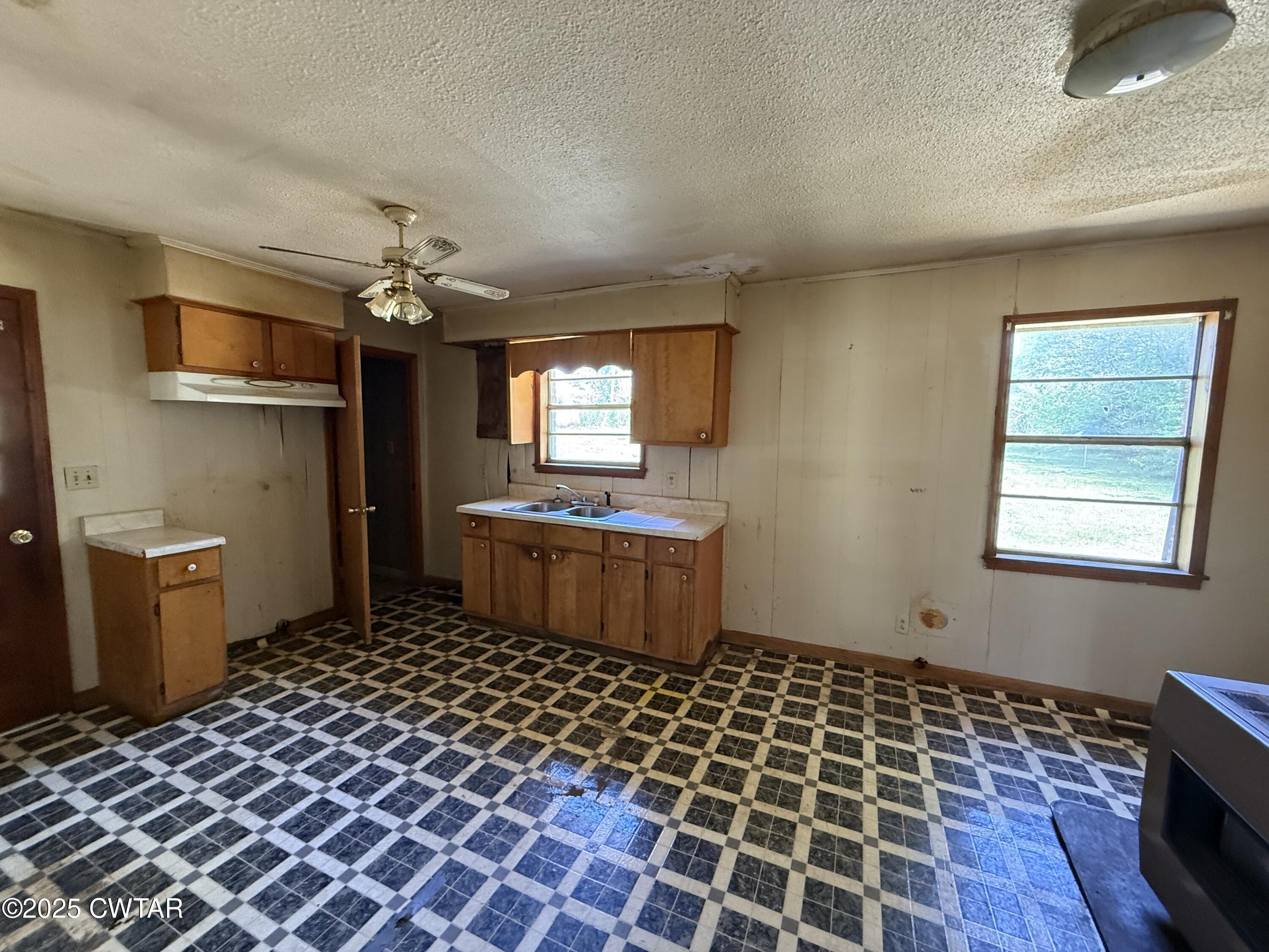 327 Martindale Road Bolivar, TN 38008 - Photo 3 of 9 Kitchen