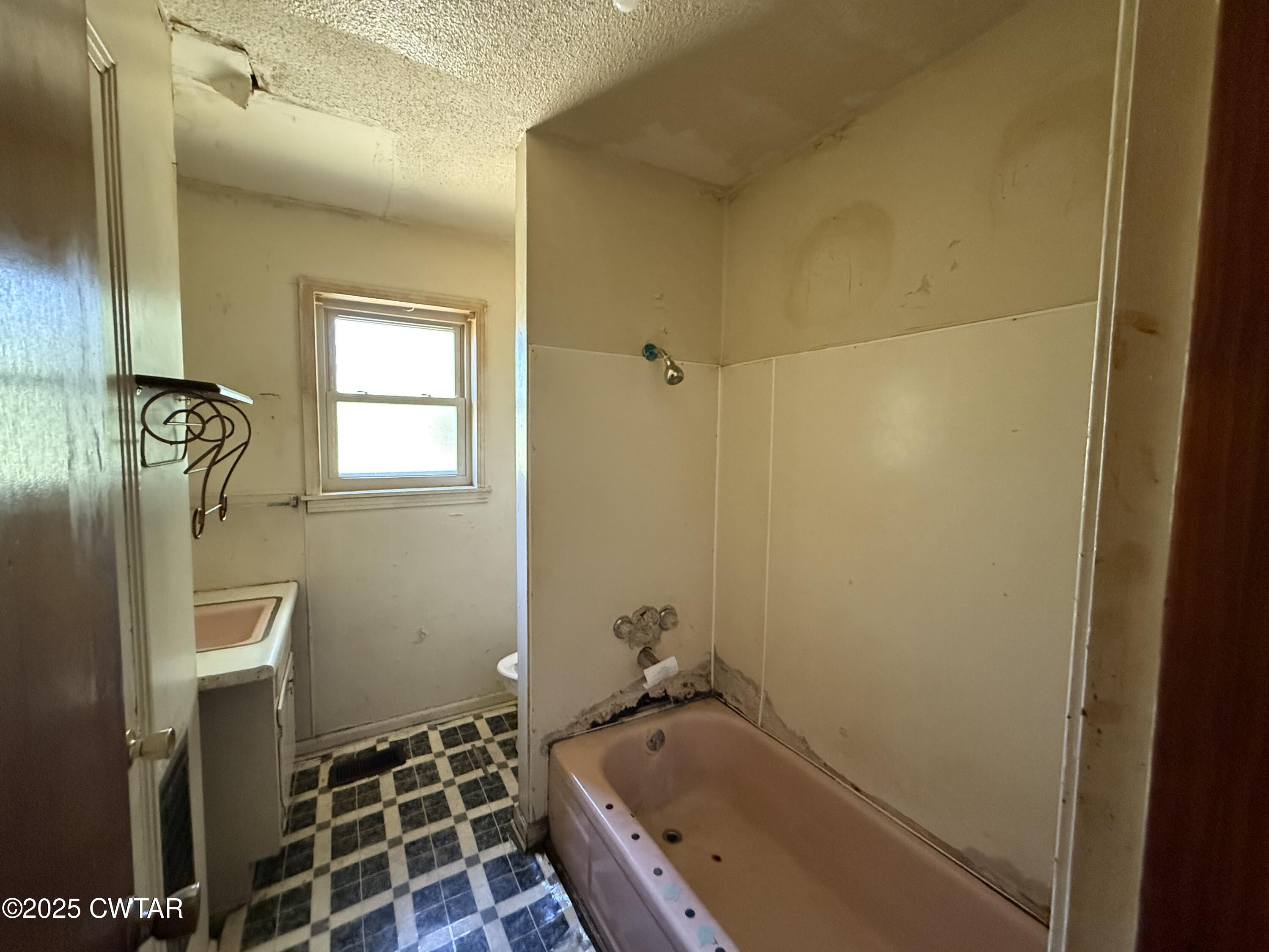 327 Martindale Road Bolivar, TN 38008 - Photo 7 of 9 Bath