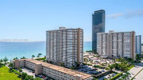 $585,000 | 1950 South Ocean Drive, Unit 9N, Hallandale Beach, FL 33009