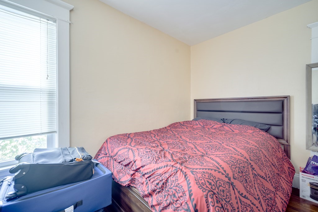499 Wilbraham Road Springfield, MA 01109 - Photo 3 of 18