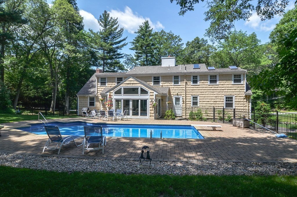 17 Windsor Road Dover, MA 02030 - Photo 28 of 30 Gallery Image 28