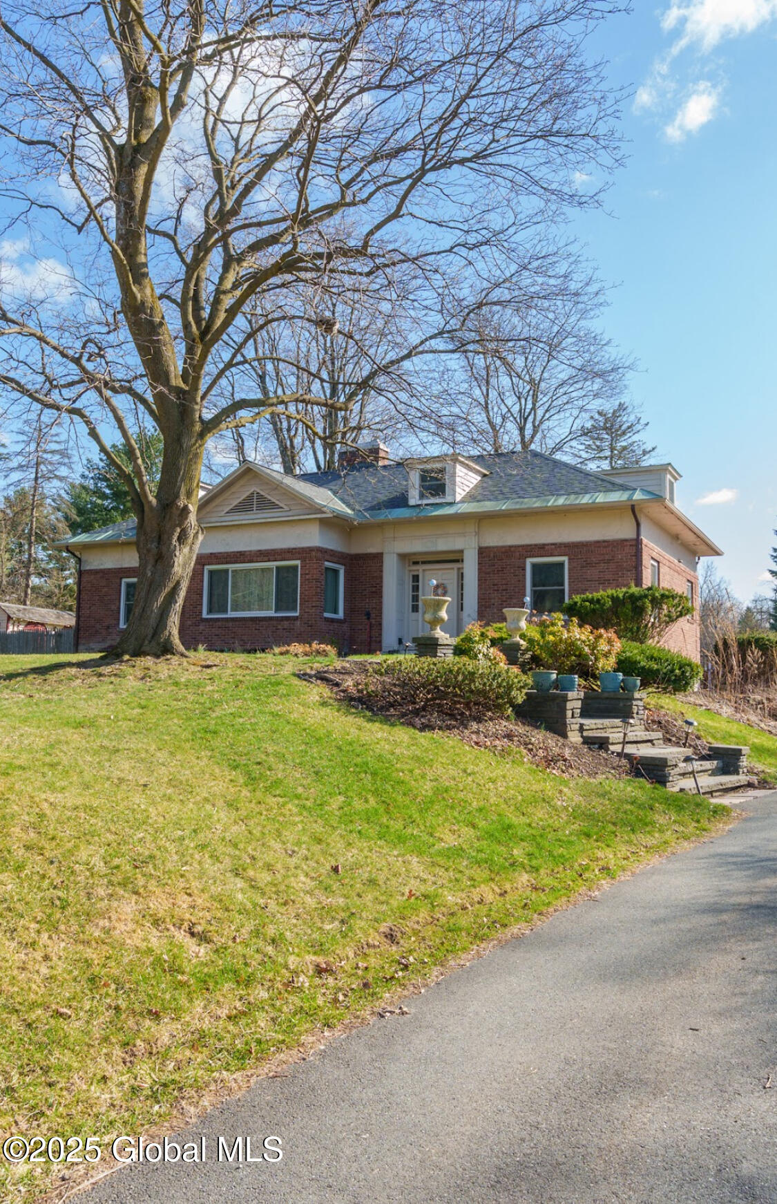 2500 Troy Schenectady Road Niskayuna, NY 12309 - Photo 2 of 60 IMG_5063