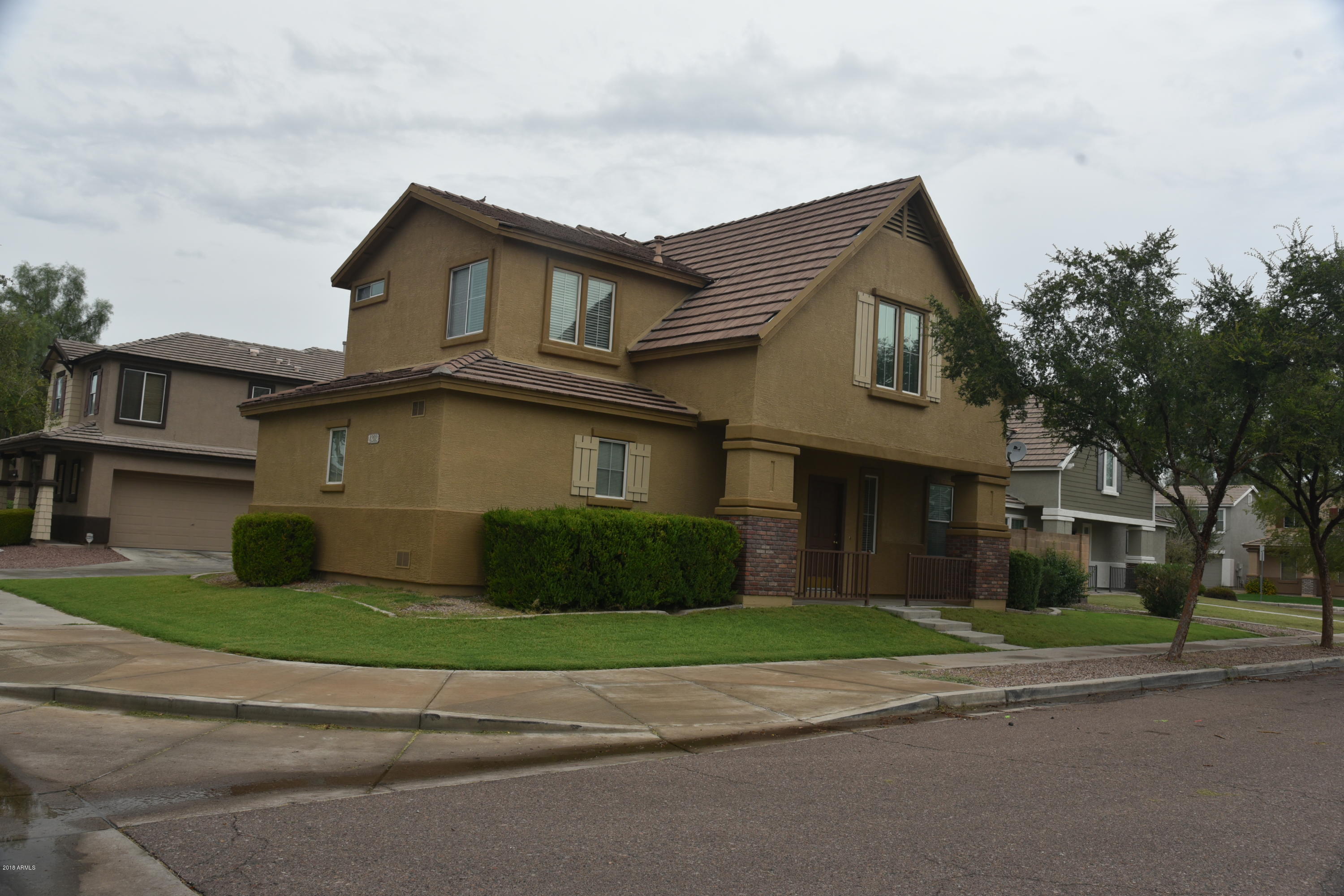 4202 West Carter Road Phoenix, AZ 85041 - Photo 2 of 34 DSC_0379