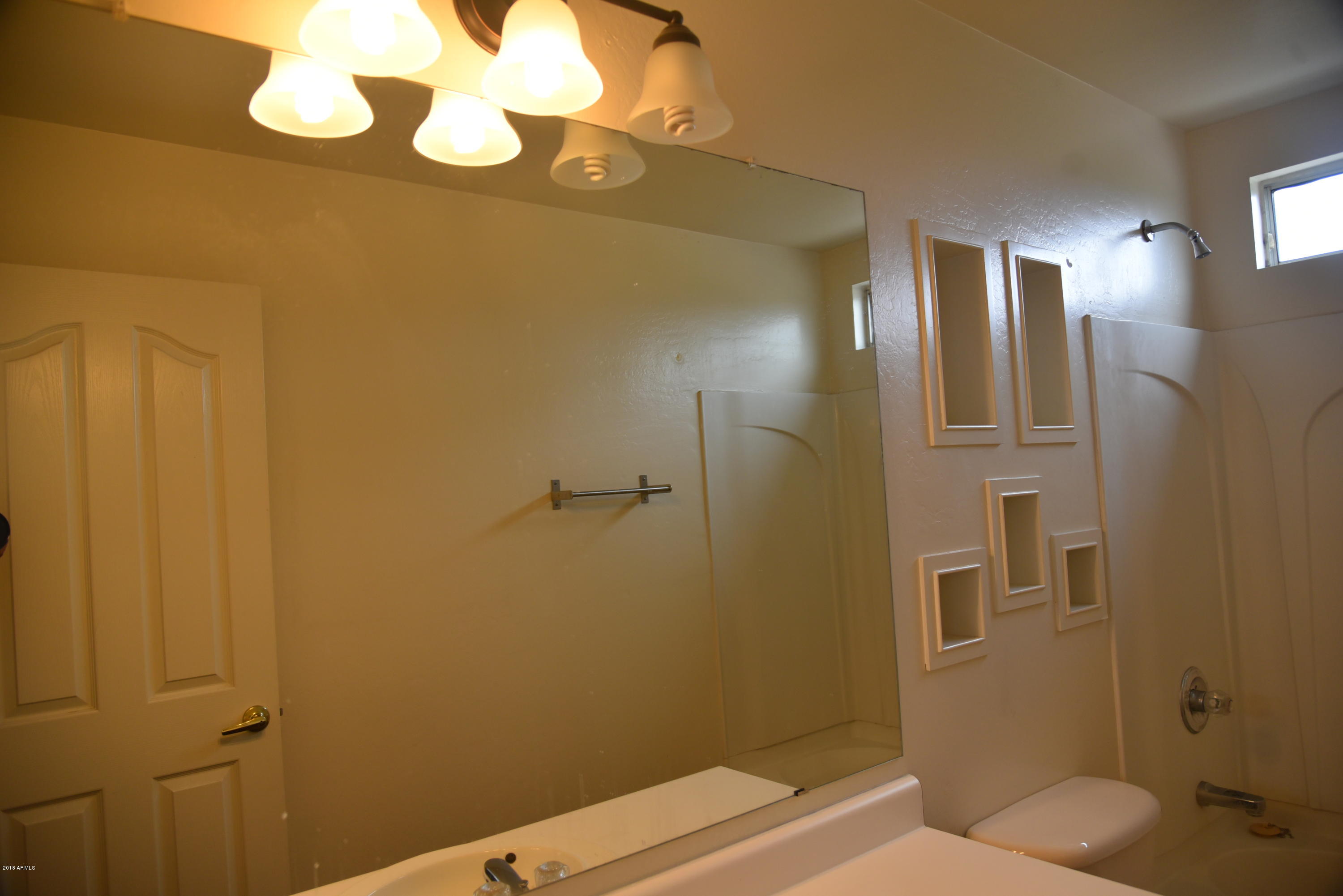 4202 West Carter Road Phoenix, AZ 85041 - Photo 30 of 34 DSC_0406