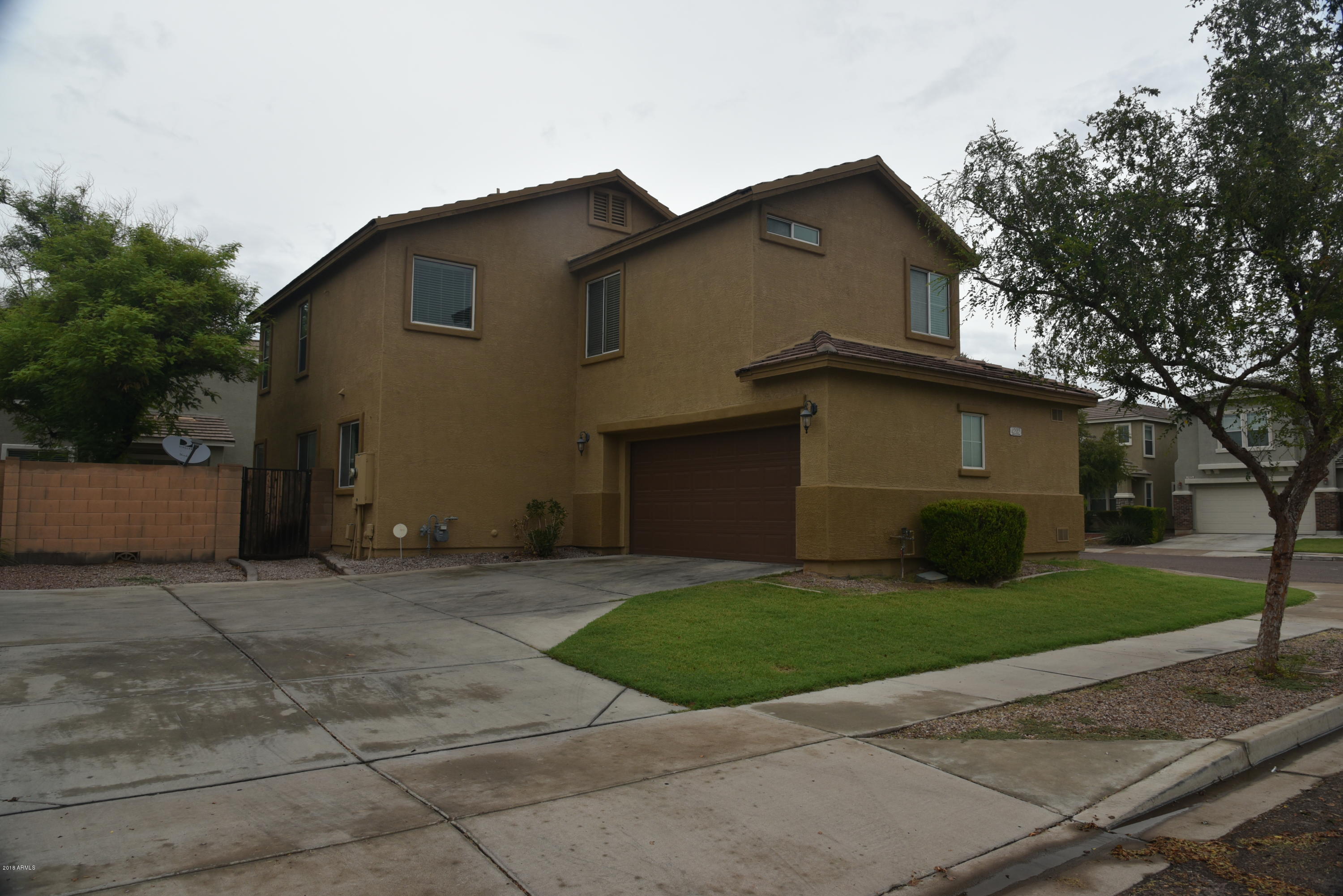 4202 West Carter Road Phoenix, AZ 85041 - Photo 3 of 34 DSC_0380