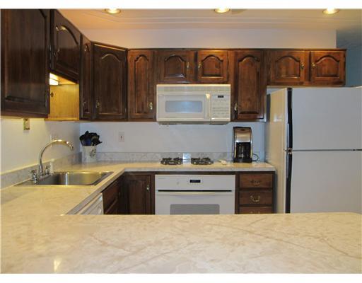 858 5 Pines Road North Huntingdon, PA 15642 - Photo 4 of 18 Kitchen.